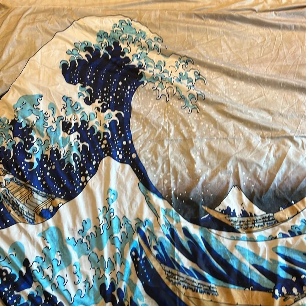 Polyester wall hanging 56”x49”. Excellent preowned condition.